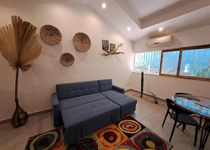 Guest house Casa Mapache Pool And Breakfast Available Near