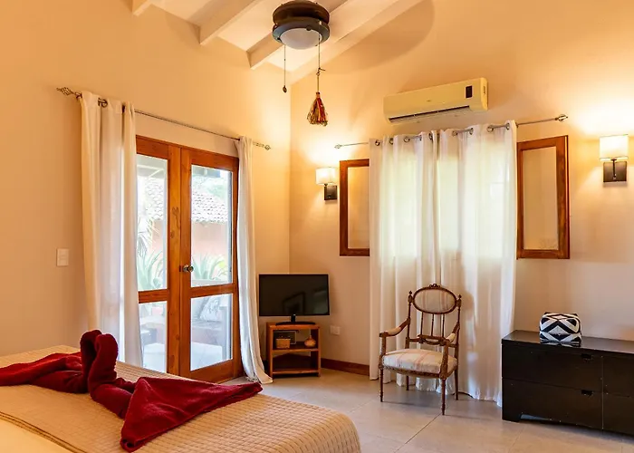 Casa Mapache Pool And Breakfast Available Near Guest house