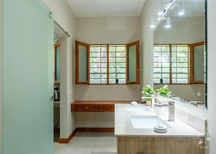Guest house Casa Mapache Pool And Breakfast Available Near 3*
