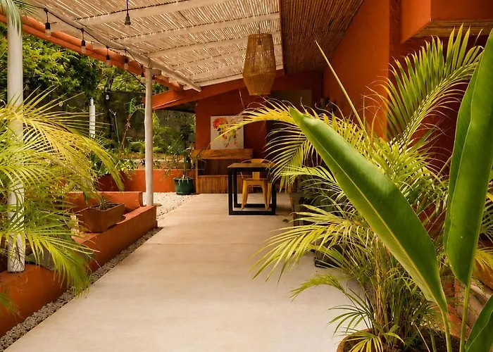 Guest house Casa Mapache Pool And Breakfast Available Near