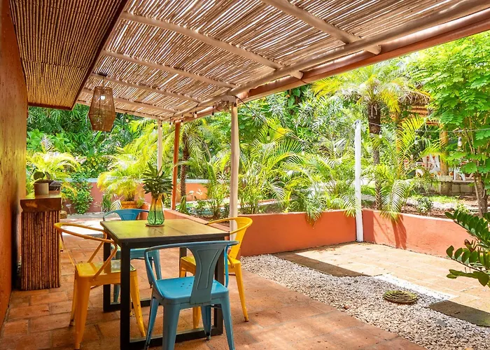 Guest house Casa Mapache Pool And Breakfast Available Near 3*