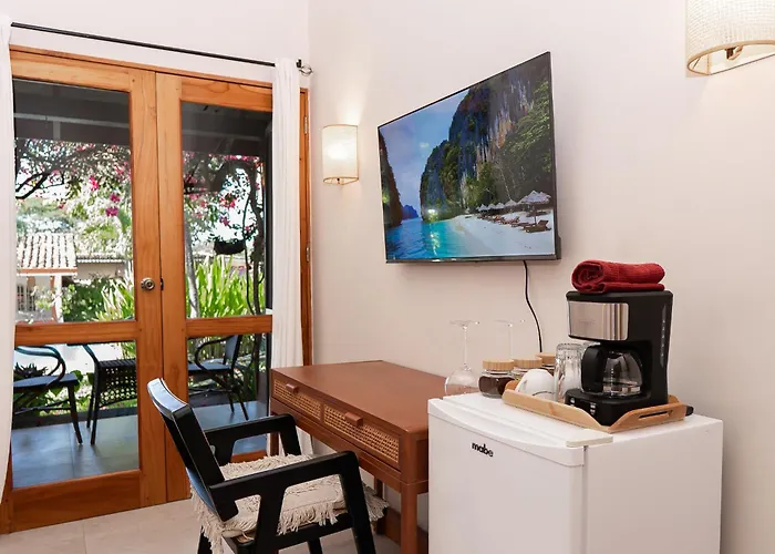 Casa Mapache Pool And Breakfast Available Near Guest house