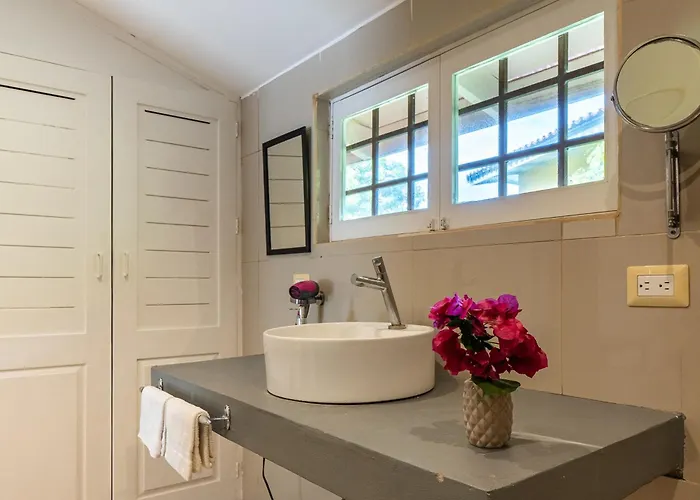 Casa Mapache Pool And Breakfast Available Near Guest house Tamarindo