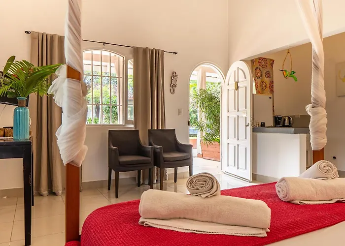 Casa Mapache Pool And Breakfast Available Near Guest house Tamarindo